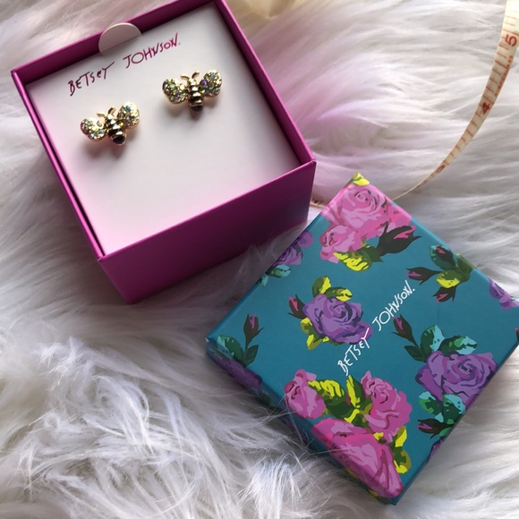 Betsey Johnson Jewelry - NWT BETSEY JOHNSON  BEES 🐝 EARRINGS